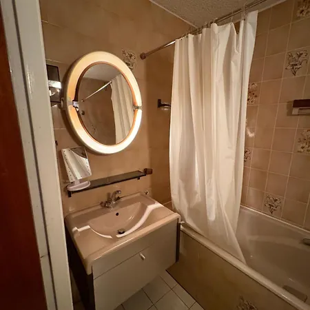- Inout - 4 Beds Flat S-j10 Appartement
